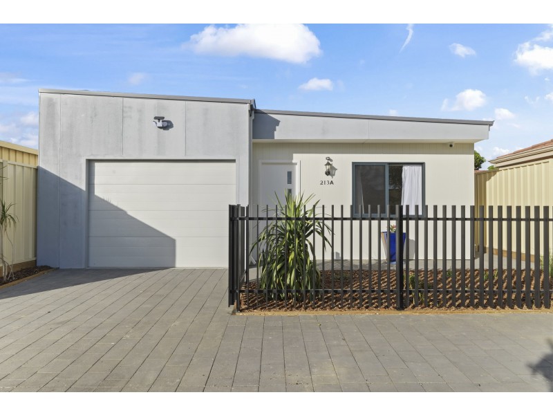 213a Shepperton Rd, East Victoria Park WA 6101