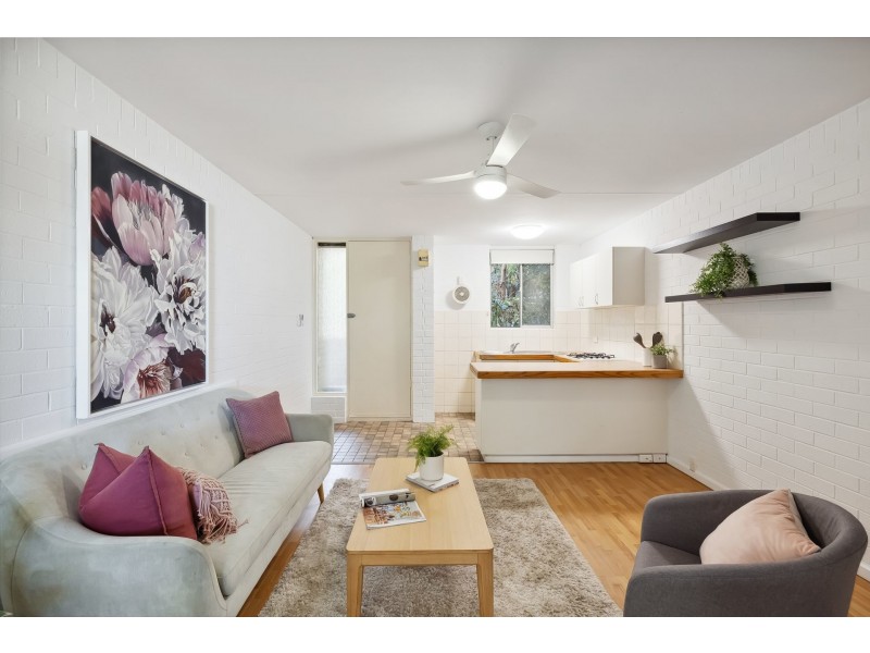 24/1 Herdsman Parade, Wembley WA 6014