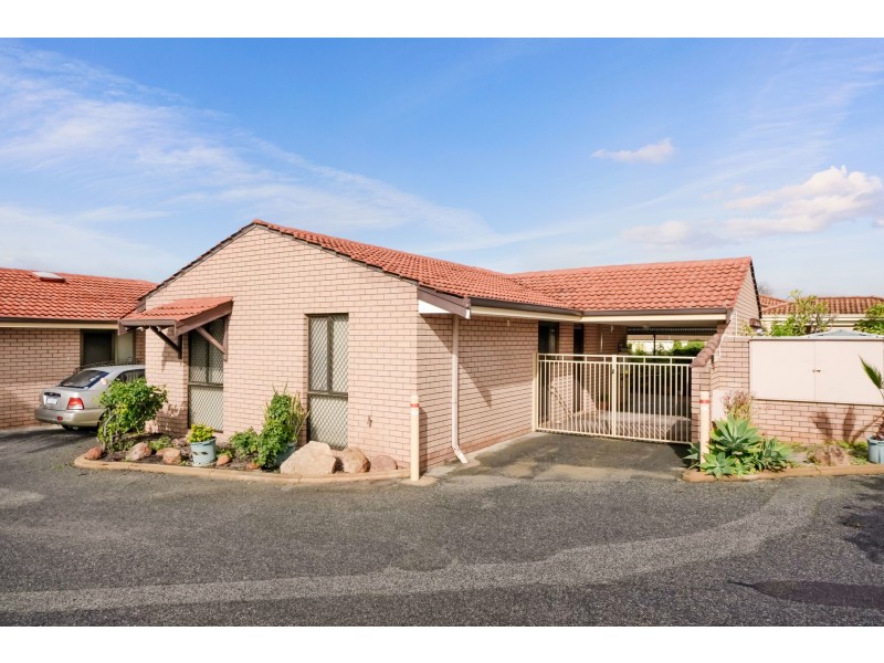 1/303 Wharf Street, Queens Park WA 6107