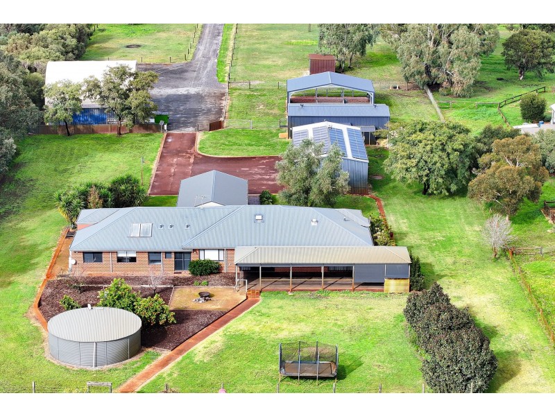 94 Cunningham Drive, Oakford WA 6121