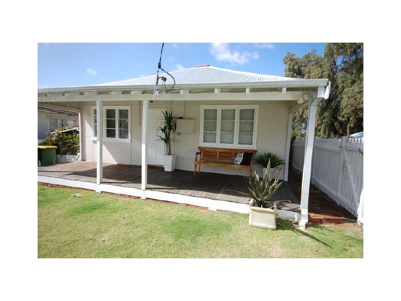 10 Reen Street, St James WA 6102