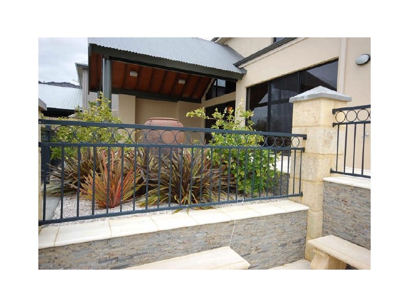 10 Como Way, Stirling WA 6021