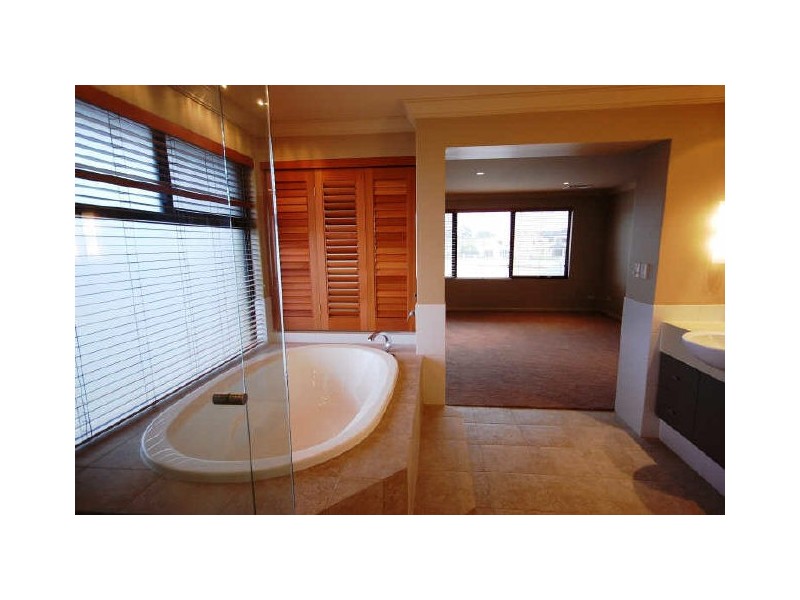 10 Como Way, Stirling WA 6021