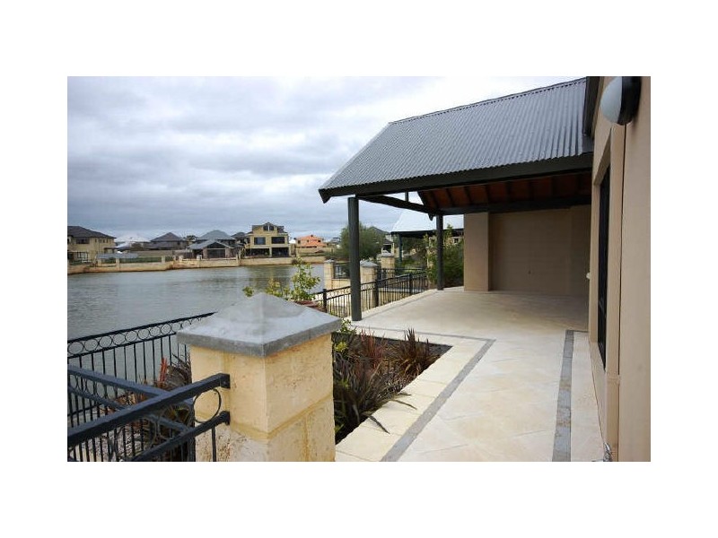 10 Como Way, Stirling WA 6021