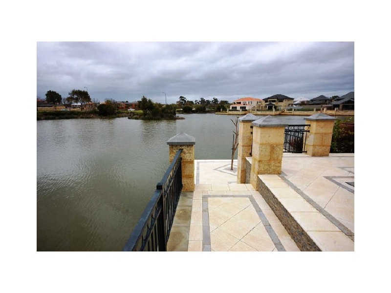 10 Como Way, Stirling WA 6021