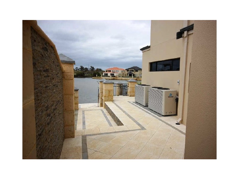 10 Como Way, Stirling WA 6021