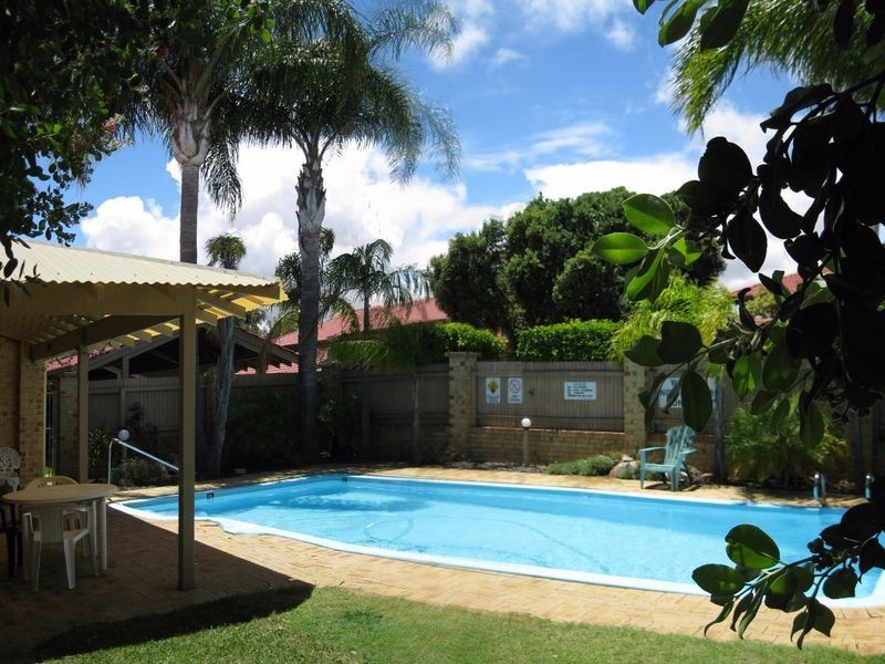 16/7 Waterway Court, Churchlands WA 6018