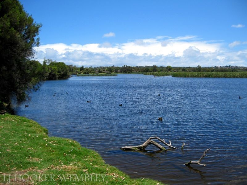 101D/25 Herdsman Parade, Wembley WA 6014