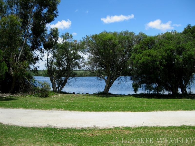 101D/25 Herdsman Parade, Wembley WA 6014