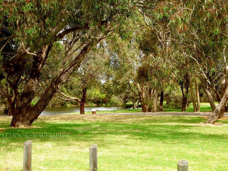 33 Telopea Lane, Wembley WA 6014