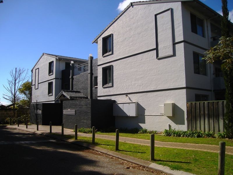 Pelican 22/125 Herdsman Parade, Wembley WA 6014