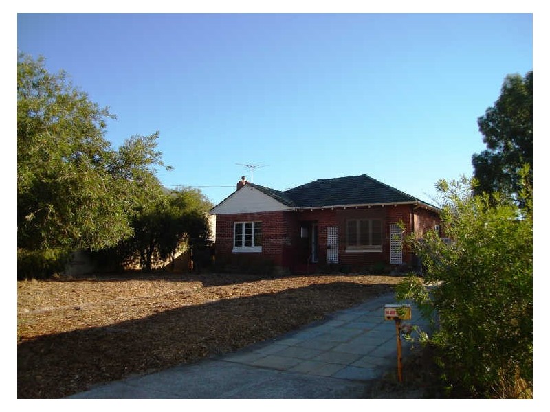 9 Rawlins Street, Glendalough WA 6016