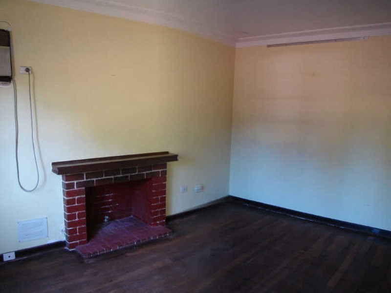 9 Rawlins Street, Glendalough WA 6016