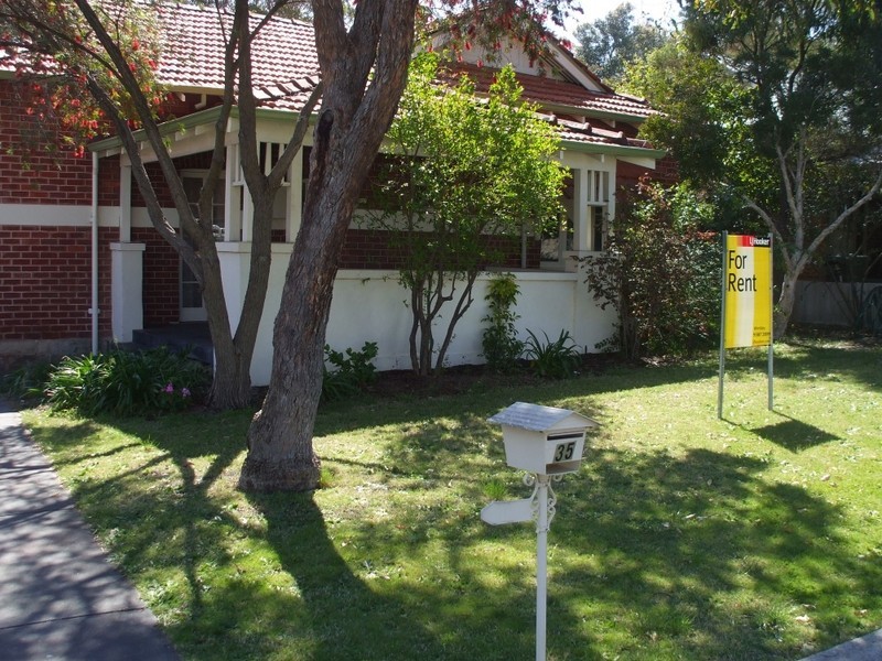 35 Essex Street, Wembley WA 6014