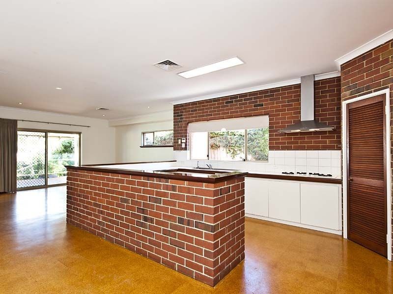 27 Essex Street, Wembley WA 6014