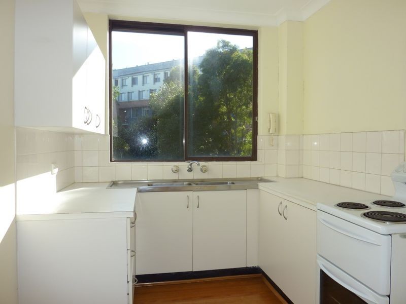 6/3 Lorne Avenue, Kensington NSW 2033