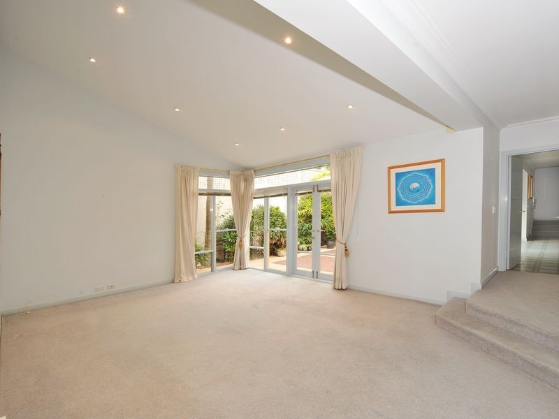 89 Brompton Road, Kensington NSW 2033