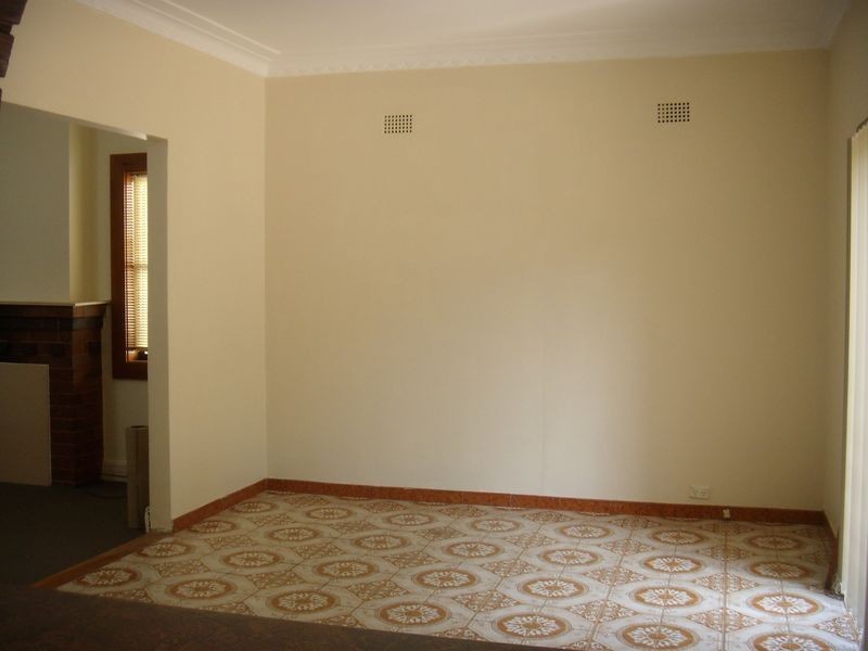 63 Florence Ave, Eastlakes NSW 2018