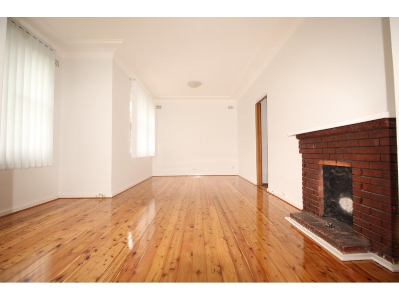 11 Meridian Street, Eastlakes NSW 2018