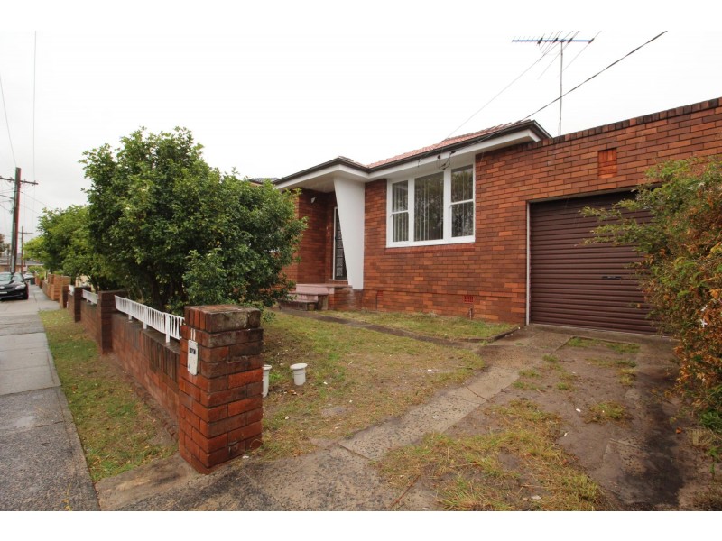 11 Meridian Street, Eastlakes NSW 2018