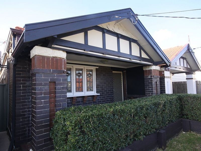 37 Robinson Street, Eastlakes NSW 2018