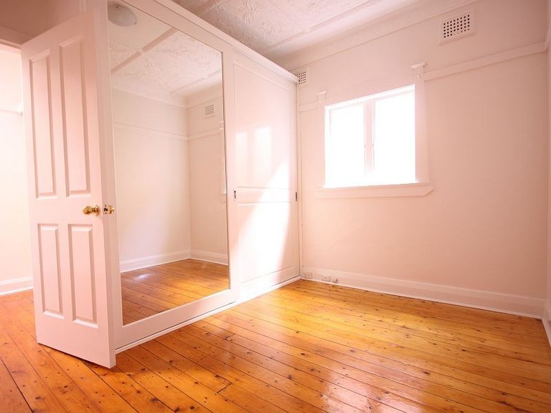 37 Robinson Street, Eastlakes NSW 2018