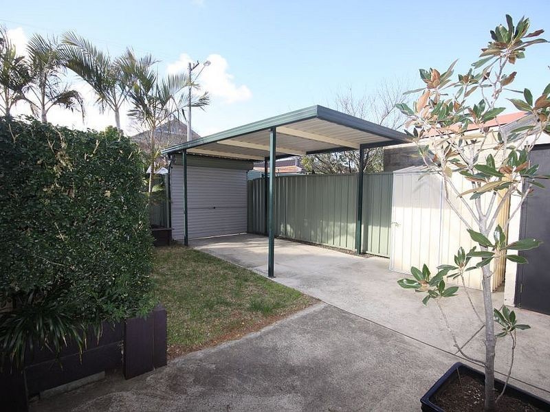 37 Robinson Street, Eastlakes NSW 2018