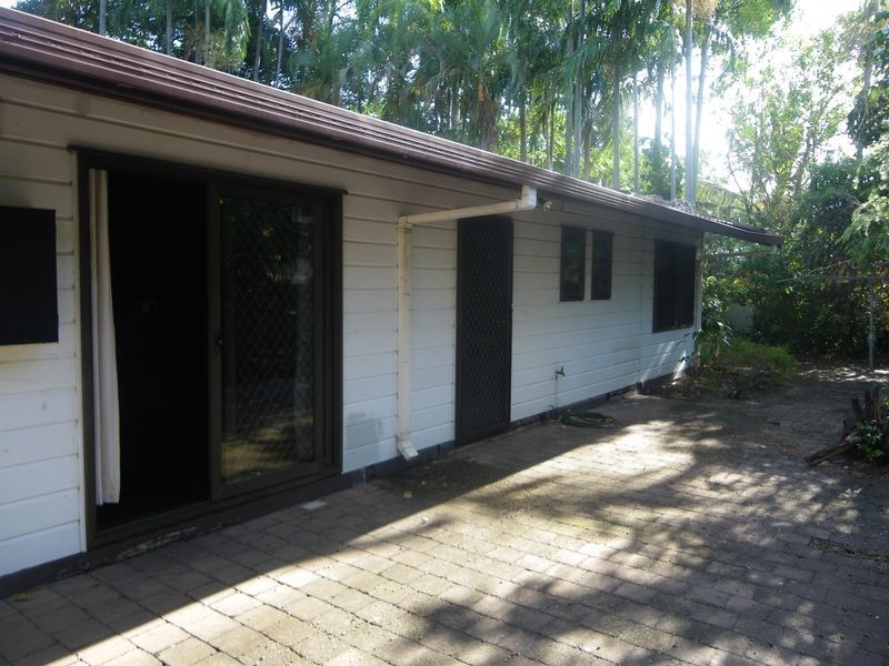 5 Peters Street, Coconut Grove NT 0810