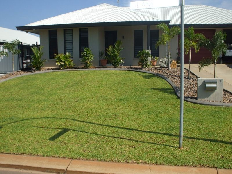 7 Deane Crescent, Rosebery NT 0832