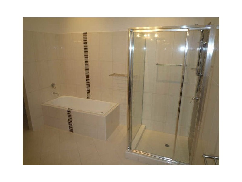 2/11 Villaflor Crescent, Woolner NT 0820