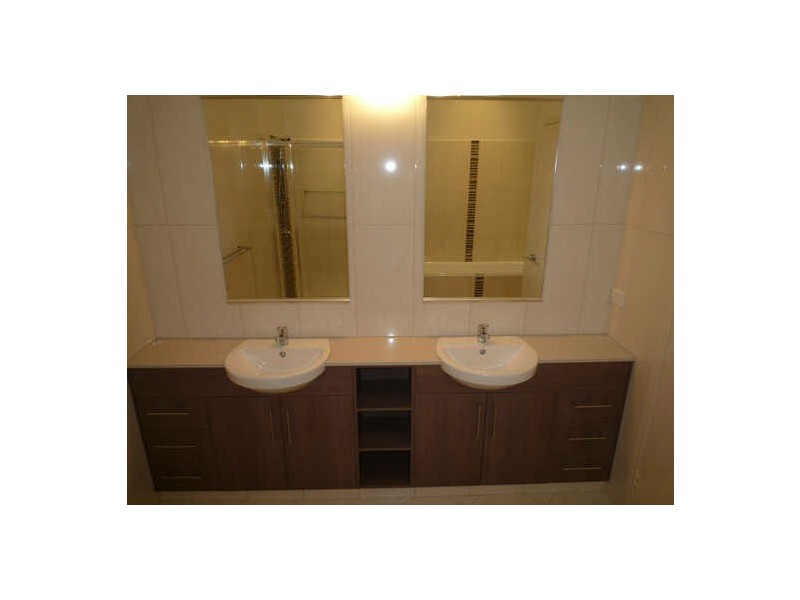 2/11 Villaflor Crescent, Woolner NT 0820