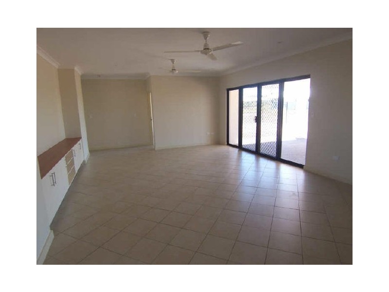 25 Wood Crescent, Rosebery NT 0832