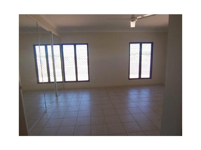 25 Wood Crescent, Rosebery NT 0832