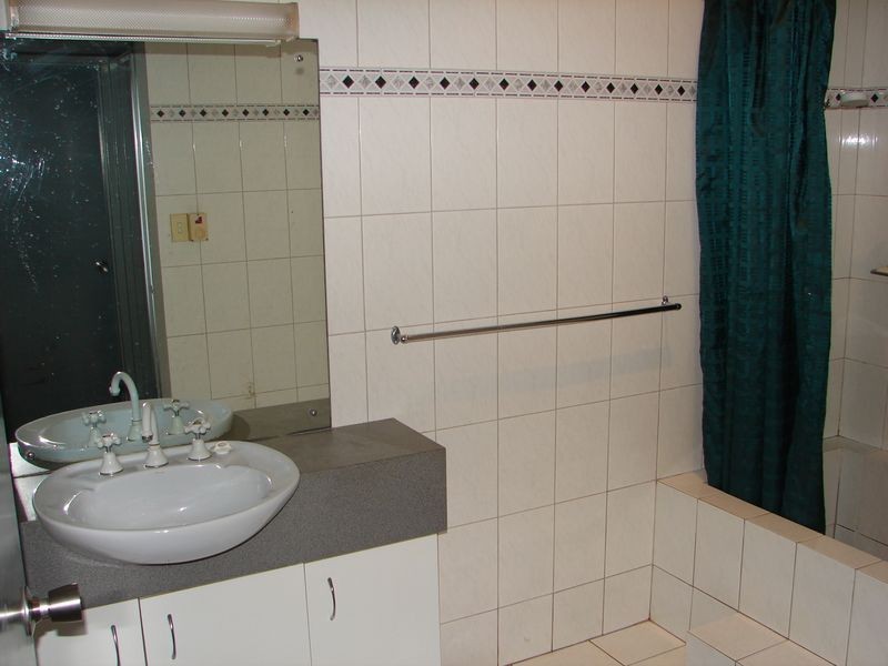 11 Hannibal Crescent, Gray NT 0830