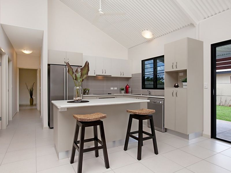 17 Wood Crescent, Rosebery NT 0832
