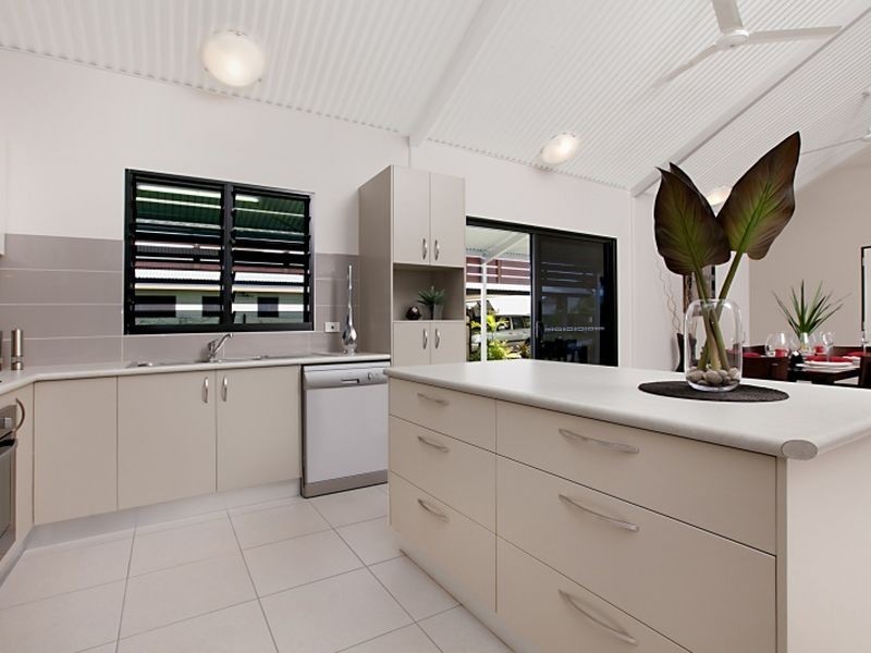 17 Wood Crescent, Rosebery NT 0832