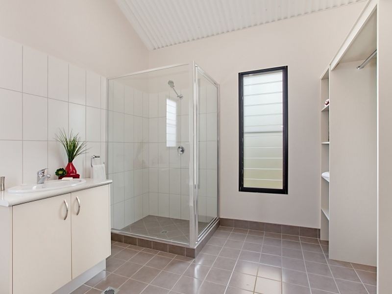 17 Wood Crescent, Rosebery NT 0832