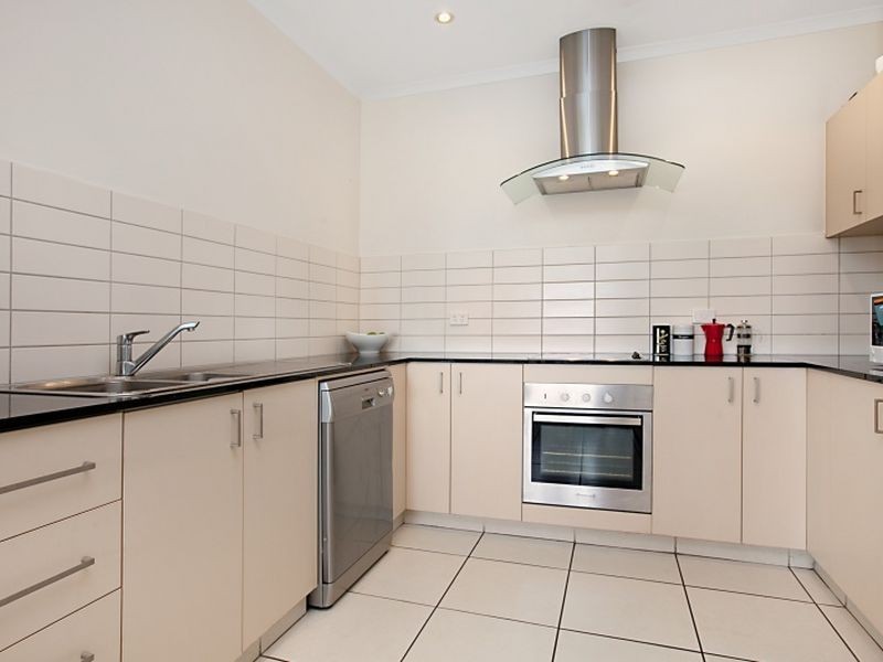 18/2 Lindsay Street, Darwin NT 0800