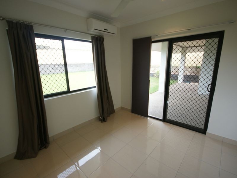 2 Bowrey Crescent, Farrar NT 0830