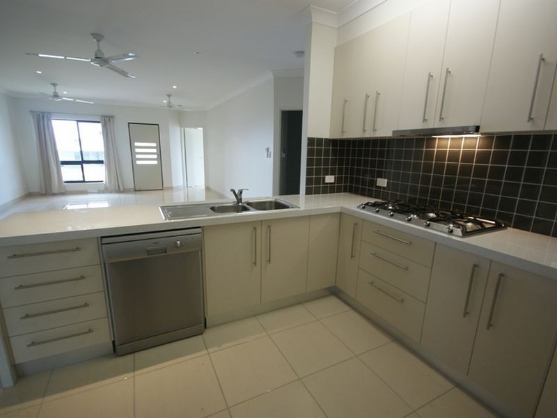 2 Bowrey Crescent, Farrar NT 0830