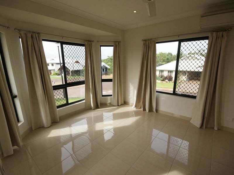 2 Bowrey Crescent, Farrar NT 0830