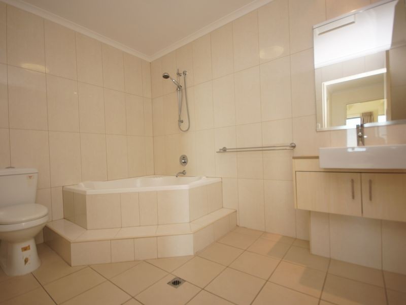 17/96 Woods Street, Darwin NT 0800