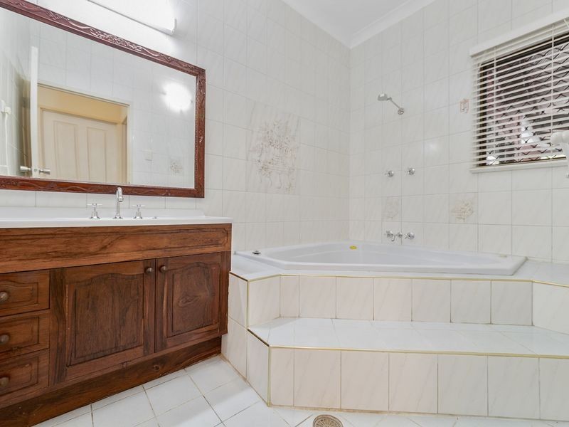 8 Lippia Court, Karama NT 0812