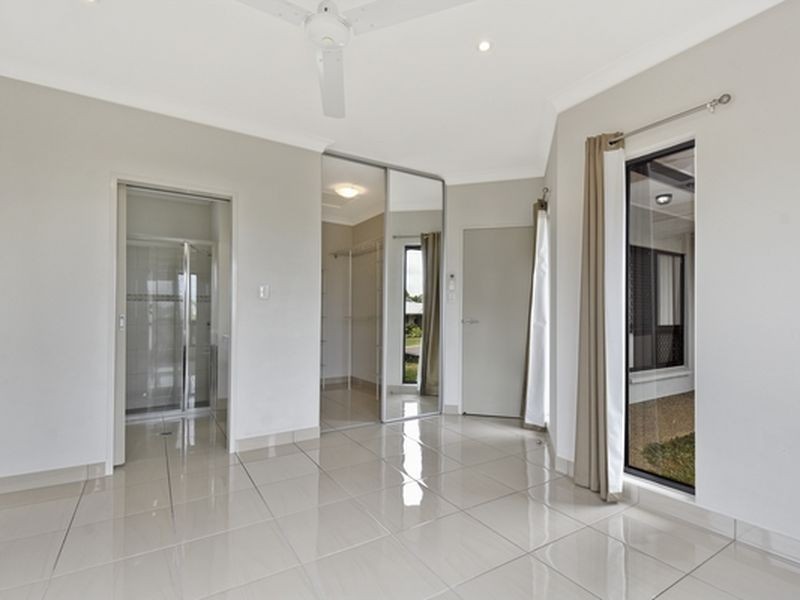2 Bowrey Crescent, Farrar NT 0830