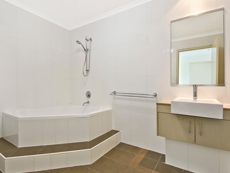 1/96 Woods Street, Darwin NT 0800