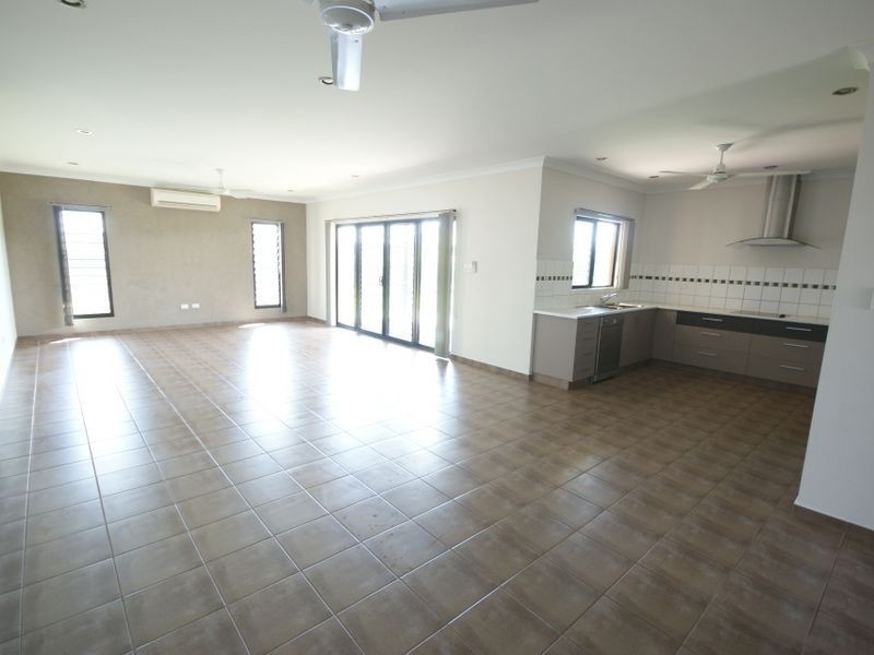 36 Wood Crescent, Rosebery NT 0832