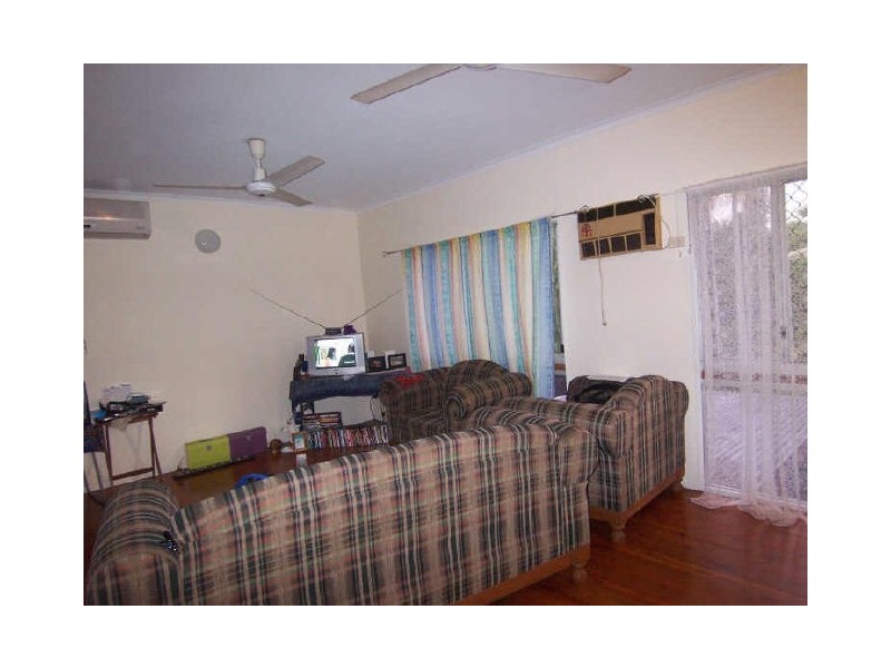 40 Canonbury Circuit, Driver NT 0830