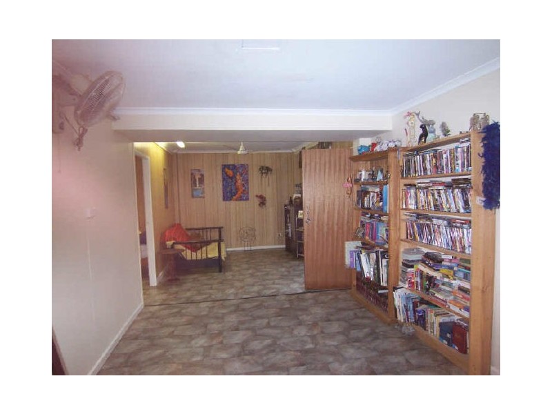 40 Canonbury Circuit, Driver NT 0830