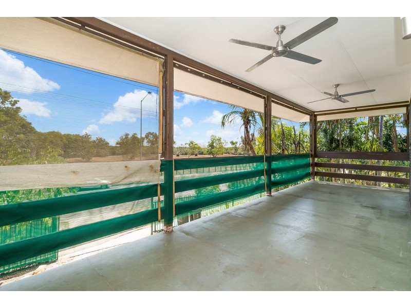 12 Lakeside Drive, Alawa NT 0810