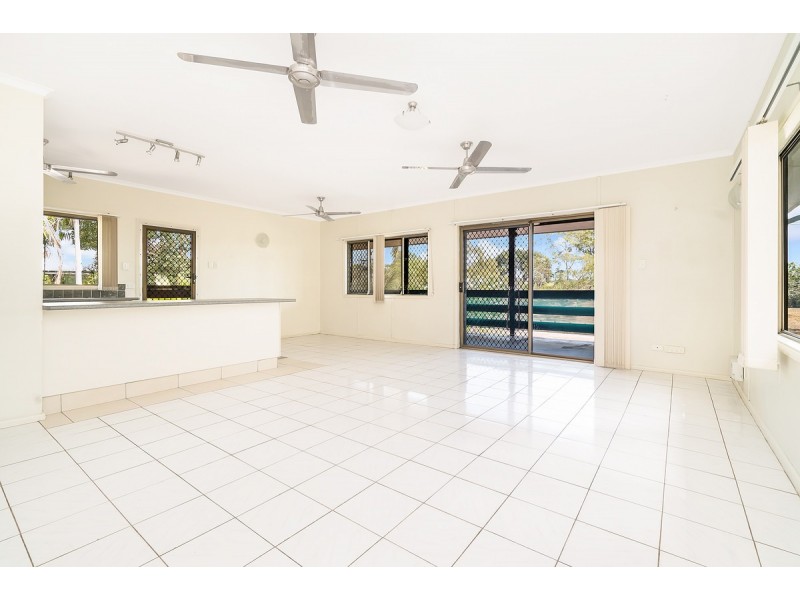12 Lakeside Drive, Alawa NT 0810